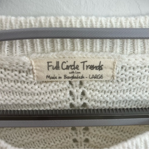 Full Circle Trends Women’s Knit Crew Neck Sweater with stripes Large - Picture 3 of 4